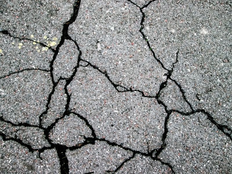 Asphalt Crack Sealing in Tampa, FL